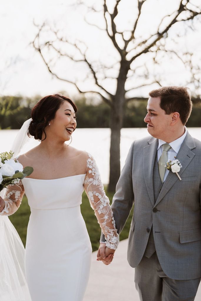 Just married, photograph 2 of 9