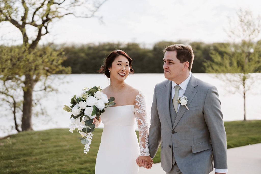 Just married, photograph 4 of 9